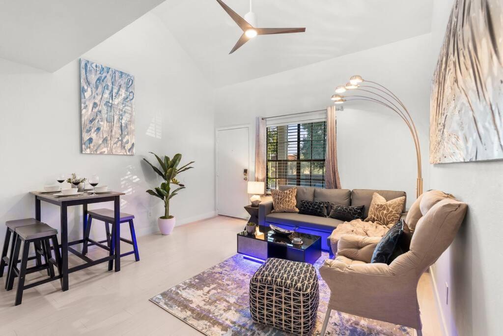 The Hidden Gem, King Bed & Hot Tub! Apartment Chandler Exterior photo